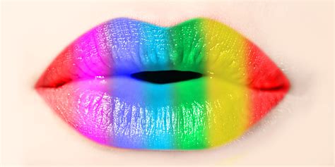 q es un beso arcoiris|Qué es el beso arcoíris y cómo hacerlo de forma segura